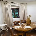 Maisonette-wohnung Im Historischen Jagdschloessl Appartement *