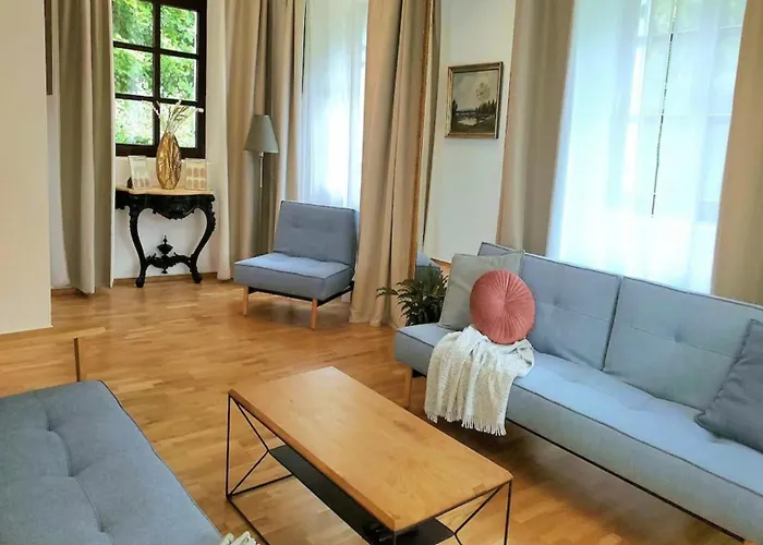 Maisonette-wohnung Im Historischen Jagdschloessl